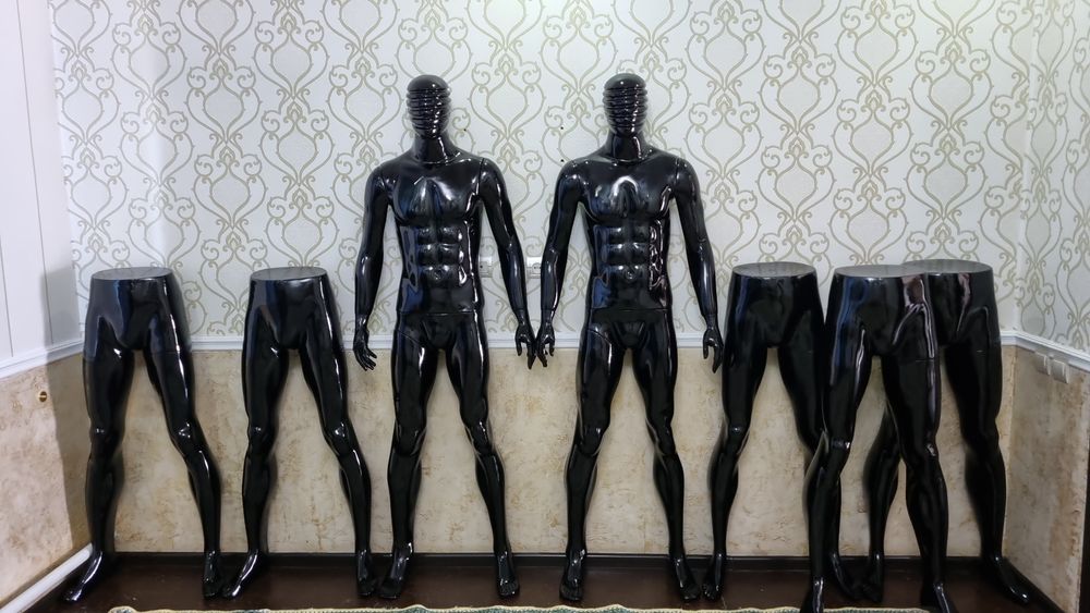 Манекены мужские..