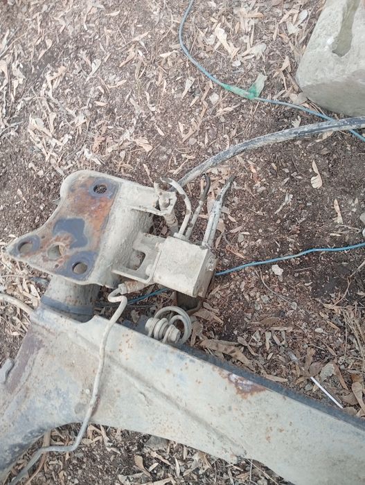 Балка гольф 3 венто, стекло заднее Венто.