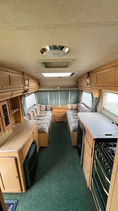 Rulota Lunar Clubman 475 CK | Inmatriculata RO | Panou solar | Cort | Baie cu dus | 2-3 persoane