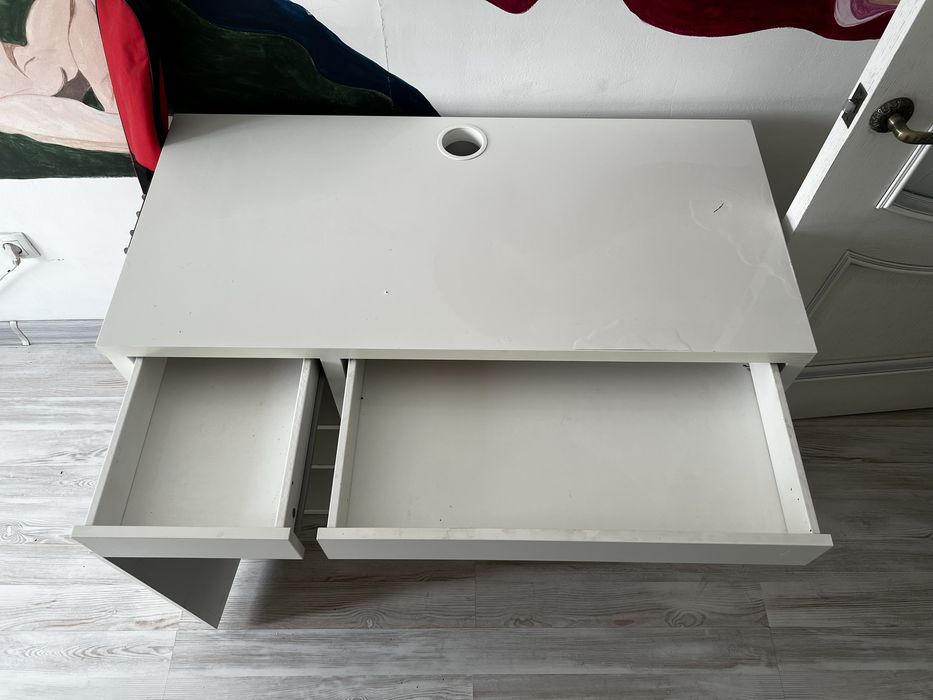 Столик IKEA белый