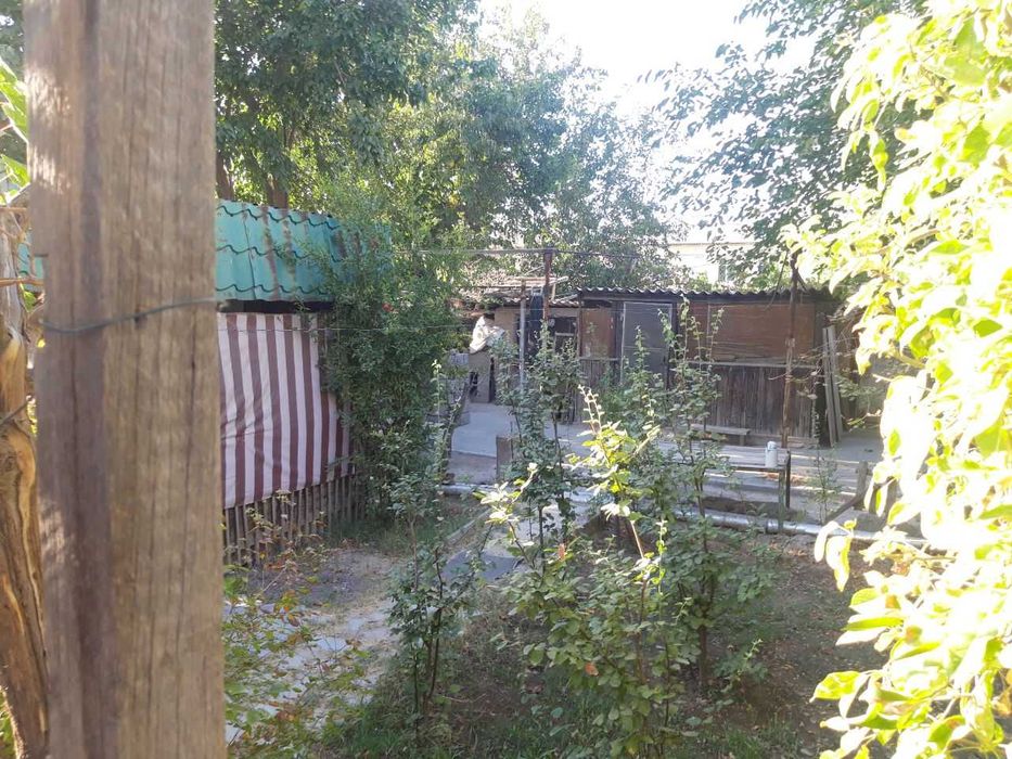 Продаётся КОТТЕДЖ угловой 2 этажный 4.5 сотук земли 3 комнатный