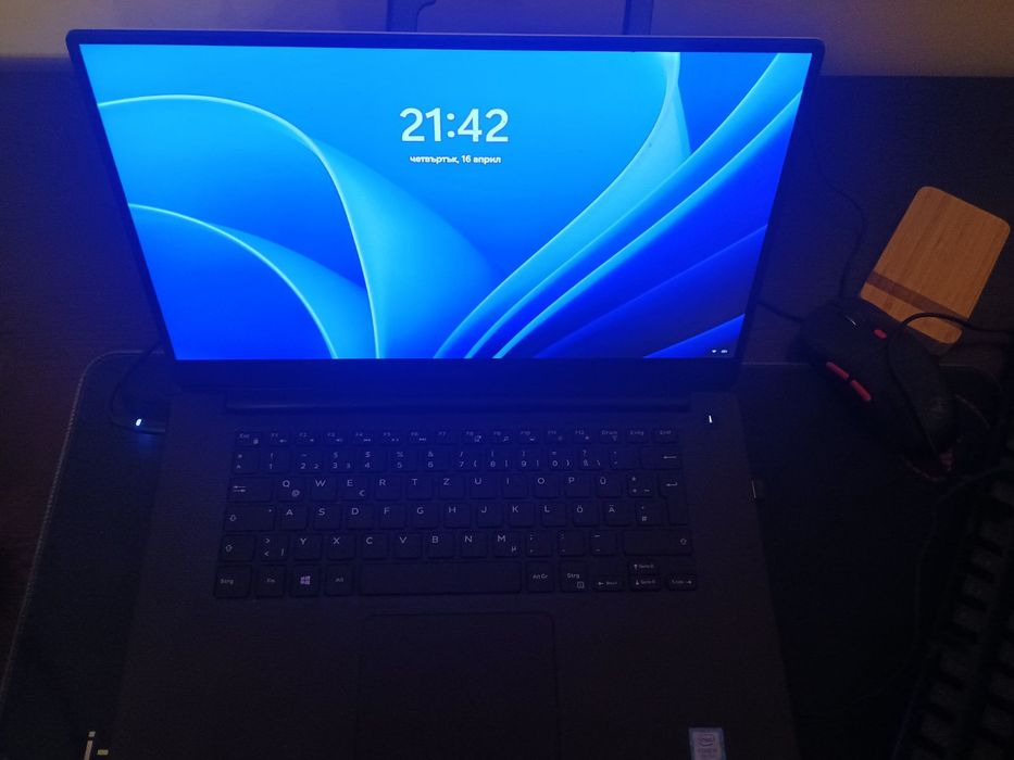 Dell Precision 5520 | i7-7820HQ | 32GB RAM | 1TB SSD | Quadro M1200