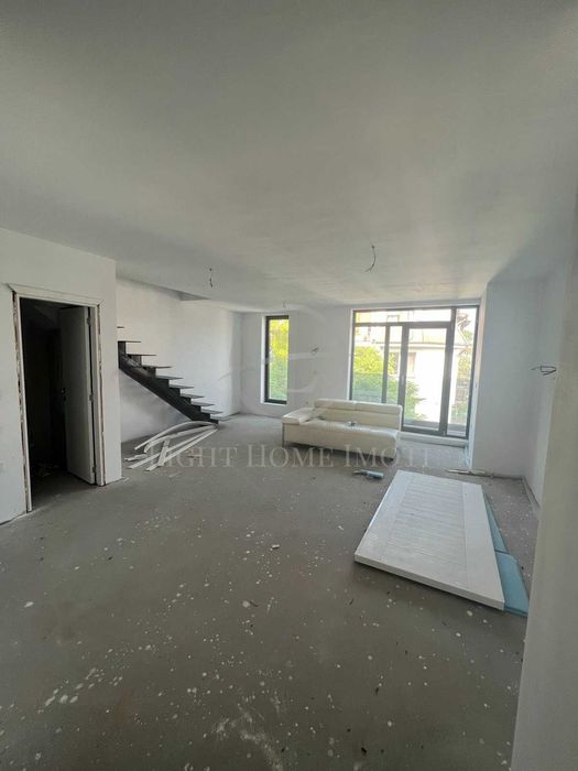 Продава се Мезонет в Пловдив, Съдийски - 210 кв.м за 1239 €/кв.м - Снимка #1