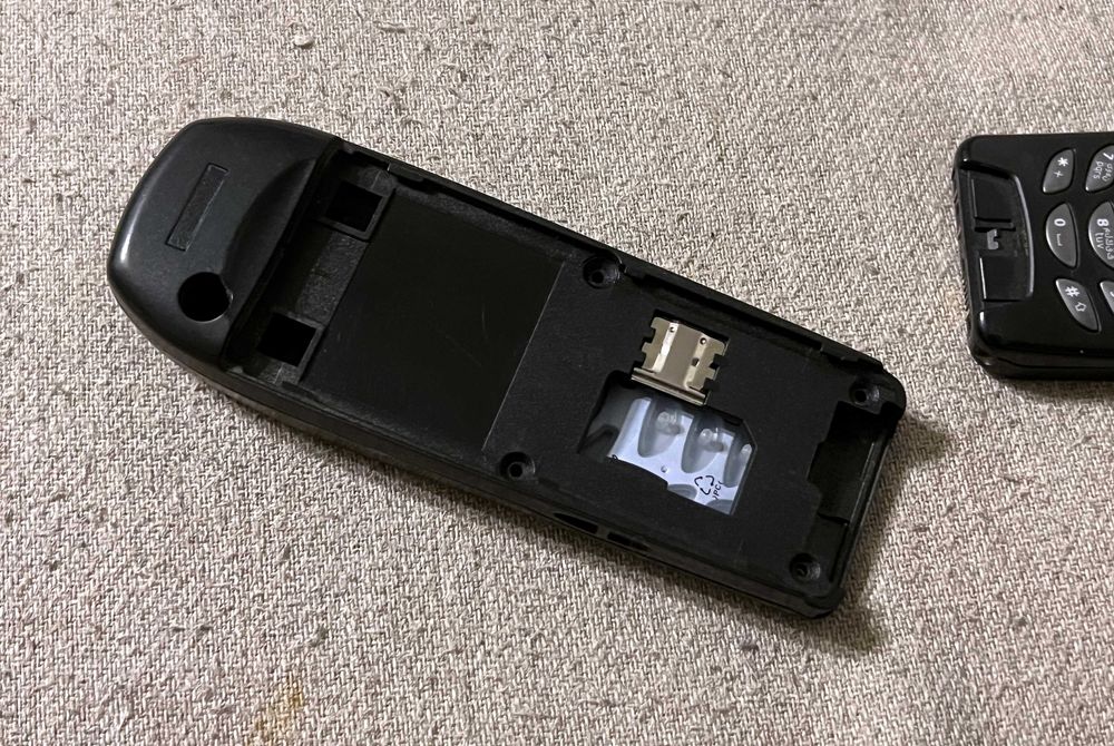 Pachet Nokia 6310i telefon nefunctional + carcasa uzata