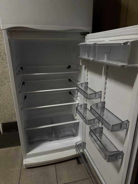 Продам б/у холодильник Атлант