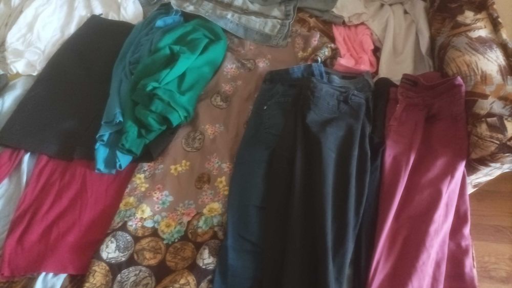 Lot haine damă / femeie rochii bluze tricouri