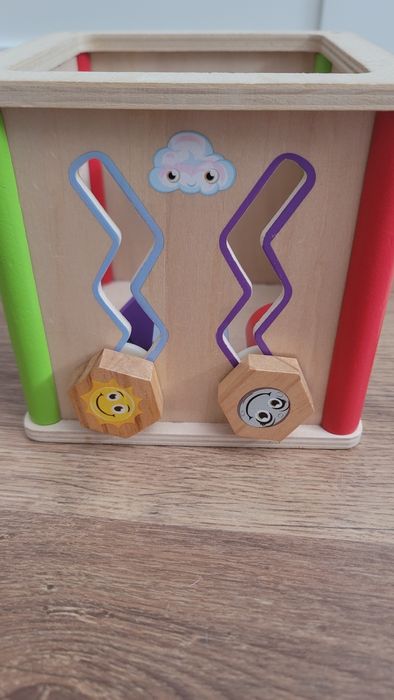 Cub  de activitati din lemn