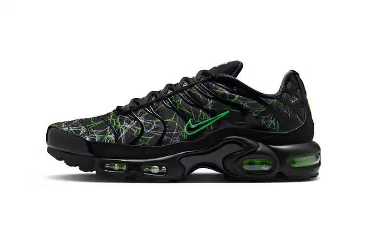 Nike Air Max Plus "Black/Green Strike"