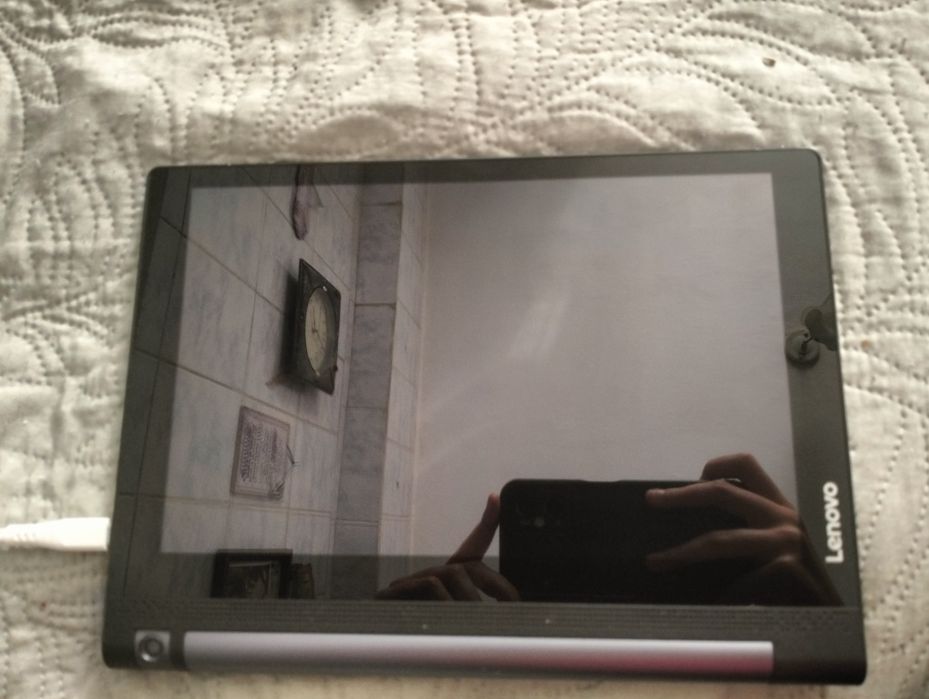 Tableta Lenovo neagra