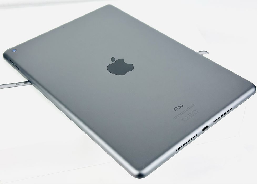 КАТО НОВ! Apple iPad 8th Gen 32GB WiFi Space Gray Гаранция!