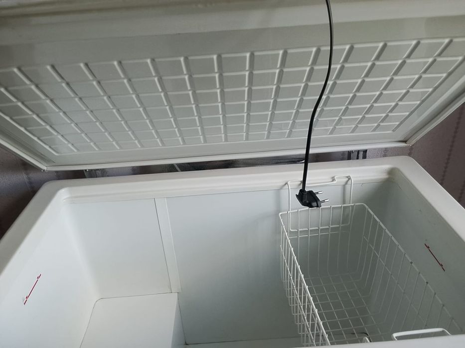 Продам морозильную камеру