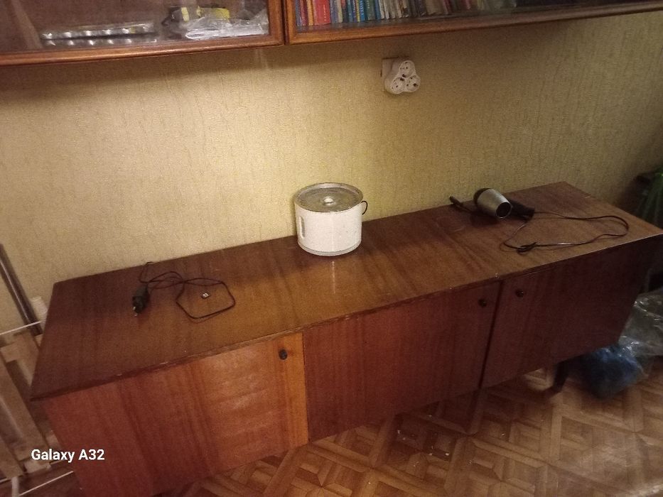 Продам полки для книг