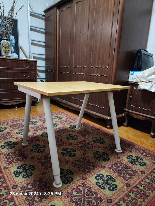 Продается б/у стол