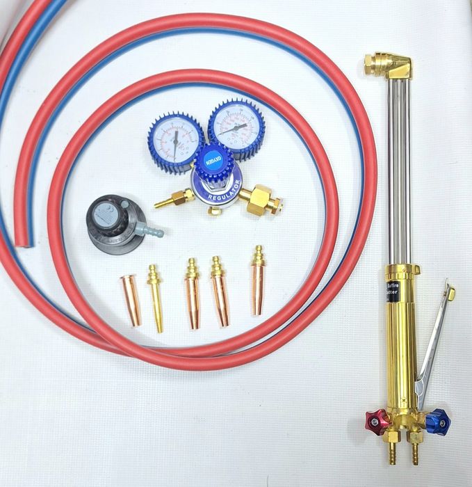 Резак, резаци,регулатор газ и О2,дюзи 4бр.,маркуч сдвоен 5м.