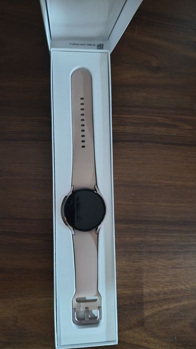 Ceas smart Smartwatch Samsung Galaxy Watch 4 Pink Gold ca nou la cutie