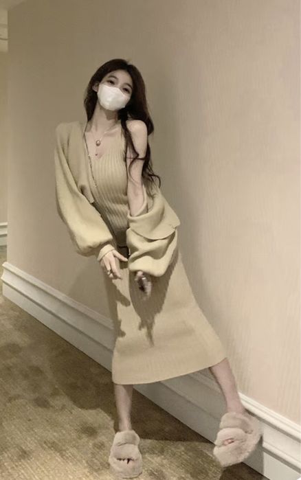 Комплект: платье и кардиган