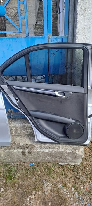 Врати за Мерцедес ц 220