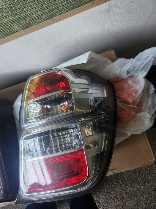 Продаю фару для Chevrolet Cobalt (правая smoke)