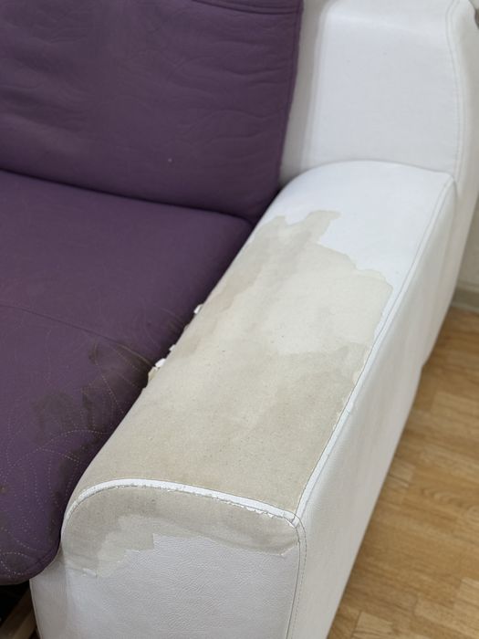 Продам диван с чехлом
