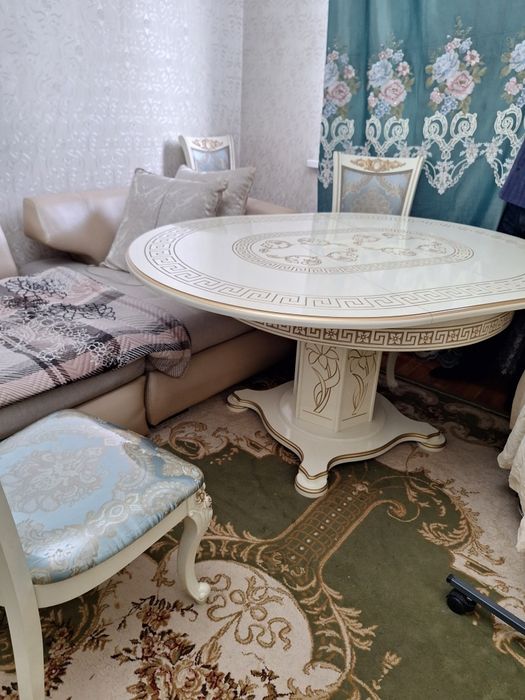 Гарнитур стол и 4 стула