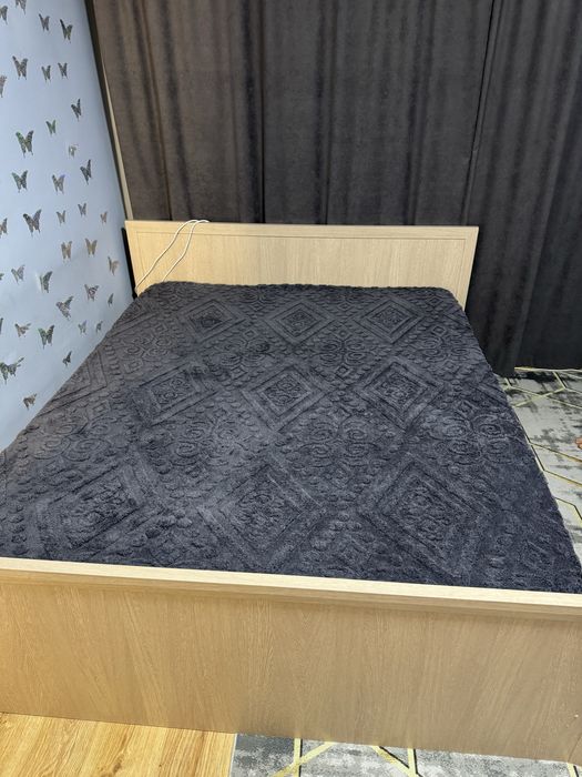 Кровать с матрасом