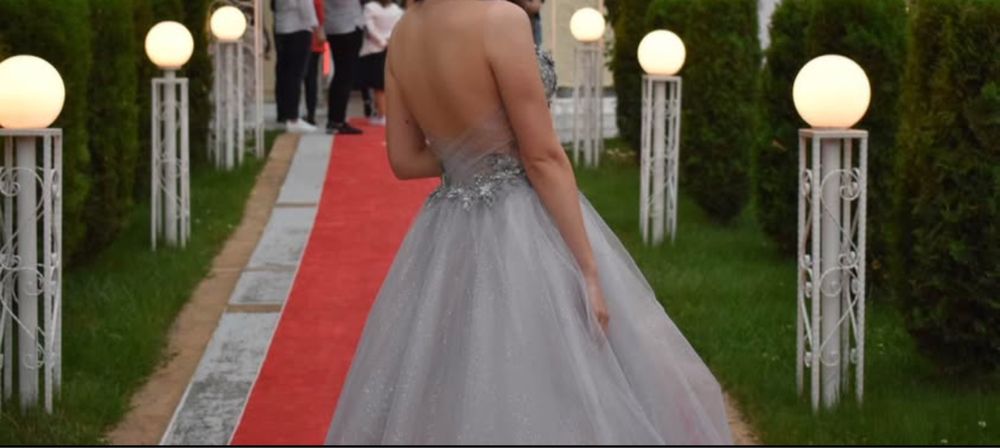 Официална рокля от тюл