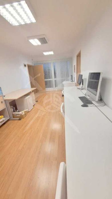 Продава се Офис в Бургас, Център - 56 кв.м за 845 €/кв.м - Снимка #2