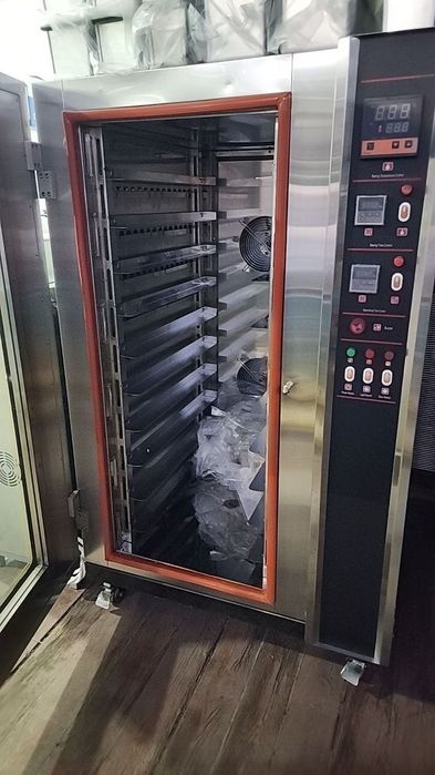 Конвекционая печь  10 лист