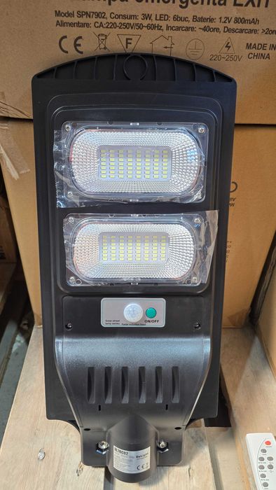 Vând corp stradal cu panou solar!