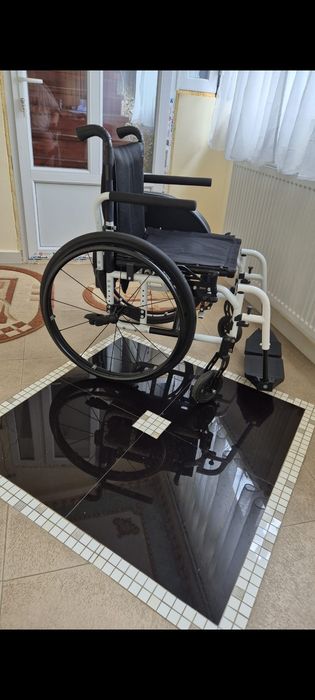 2 Scaun rulant  din aluminiu