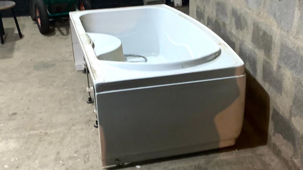 Душевую кабинку продам