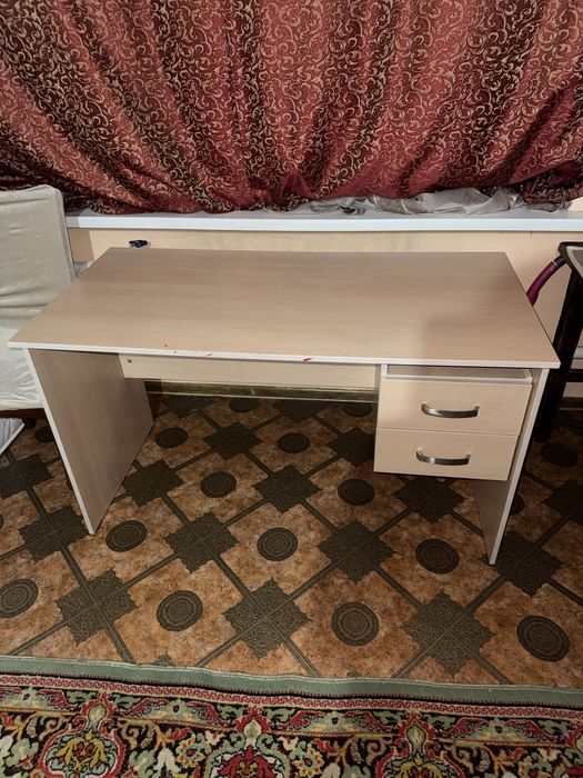 Продам писменный стол