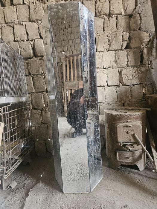 Xurozlar uchun oyna sotiladi xolati ideal turibti