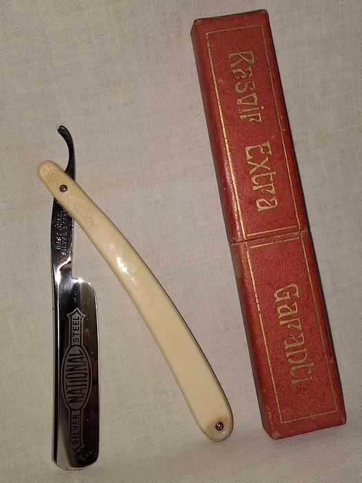 Стар рядък бръснач--Silver National Steel