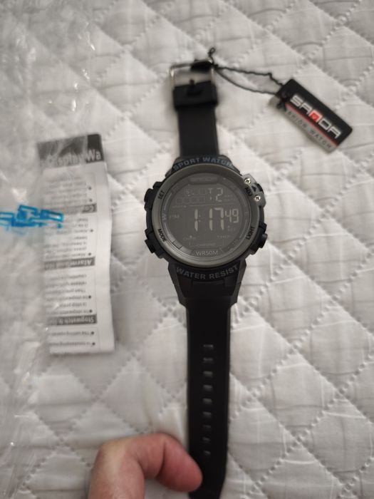 Vând ceasuri electronice SANDA și SKMEI noi cu etichete!
