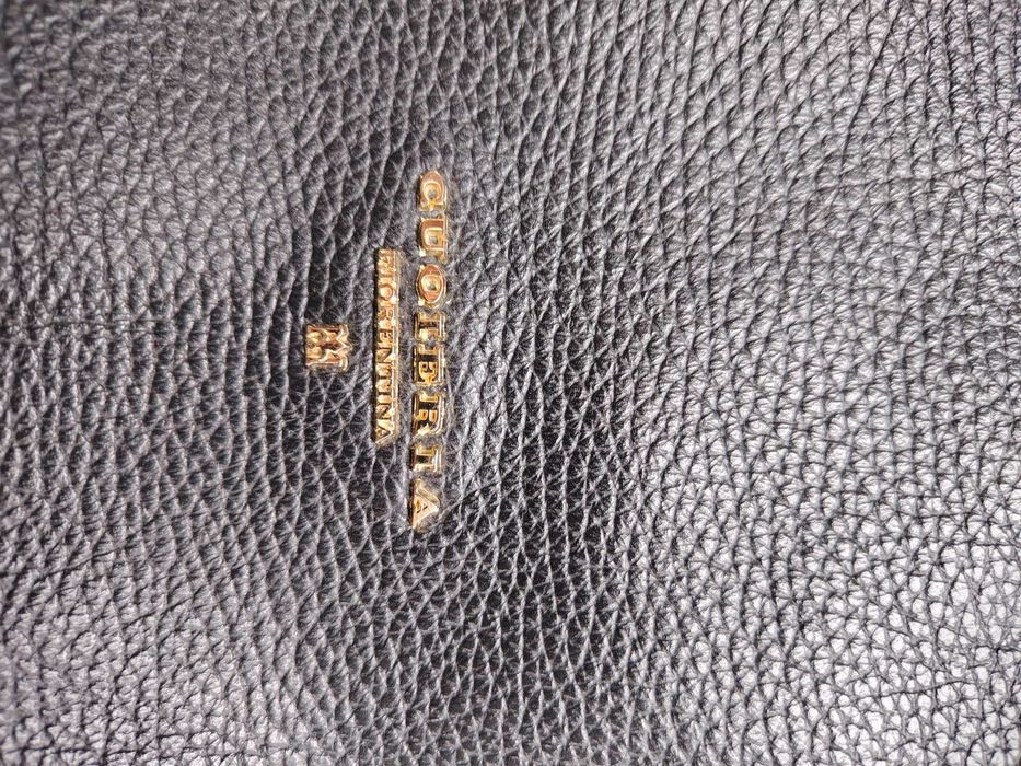 Guess чанта  тип куфарче