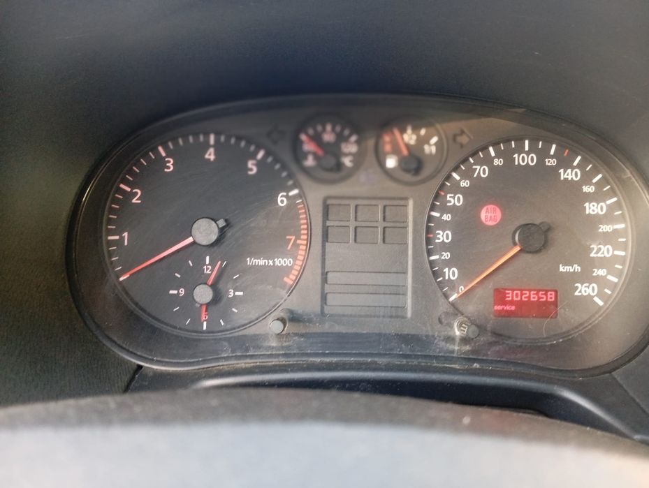 AUDI A3 1.6 Бензин