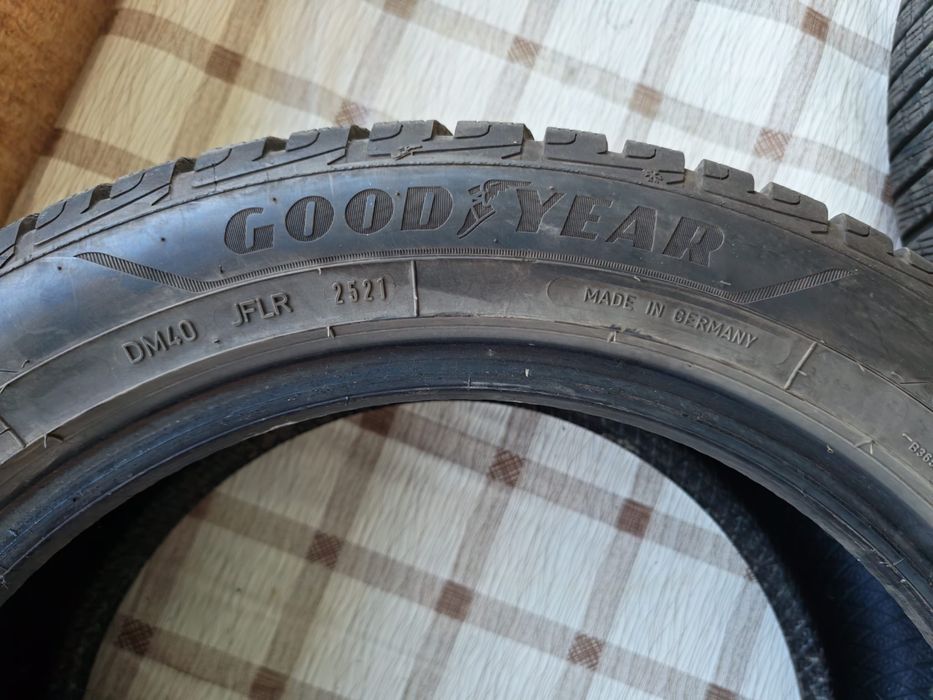 Зимни гуми GoodYear 225/50/17