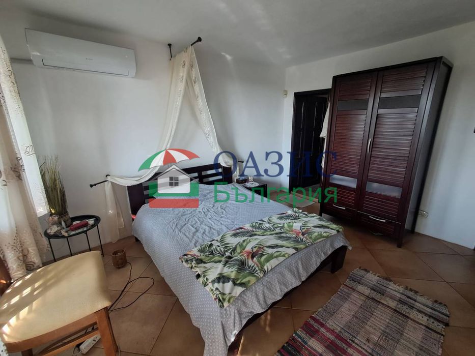 Двуетажна къща в с. Бата, България, 134 кв. м, 560 кв. м двор,