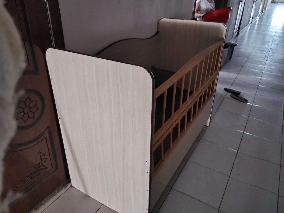 Детская кроватка