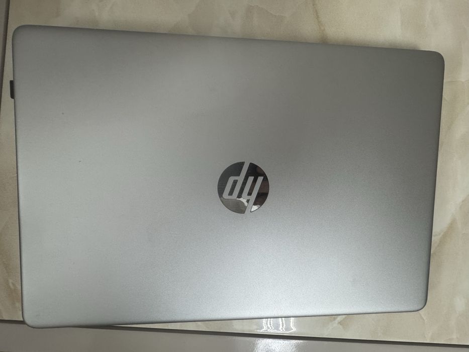 Ноутбук HP laptop-15s.