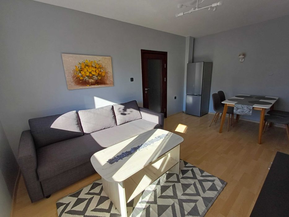 Собственик отдава под наем двустаен апартамент Лятно кино Тракия