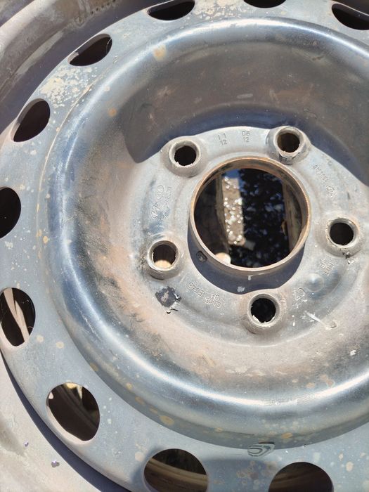 15 цола 5 х 114,3 мм Хюндай - 6 Инча / ЕТ 46