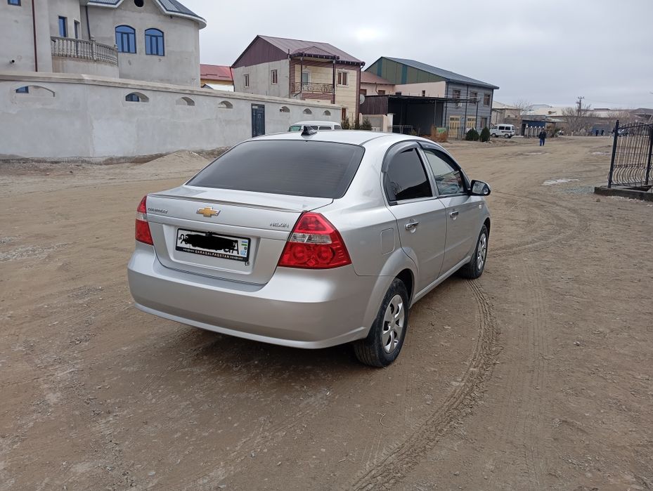 Nexia 3 метан сотилади