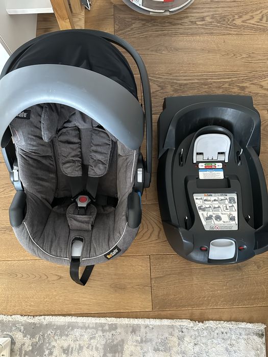 Столче за кола с база Besafe Izi go Modular