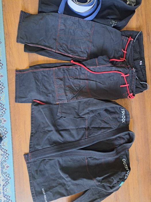 Продам кимоно для джиу джитсу