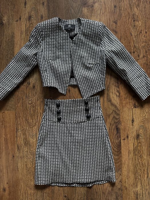 Елегантна бяла рокля