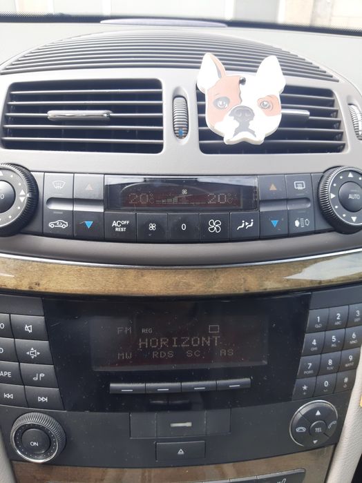 Продавам мерцедес Е класа