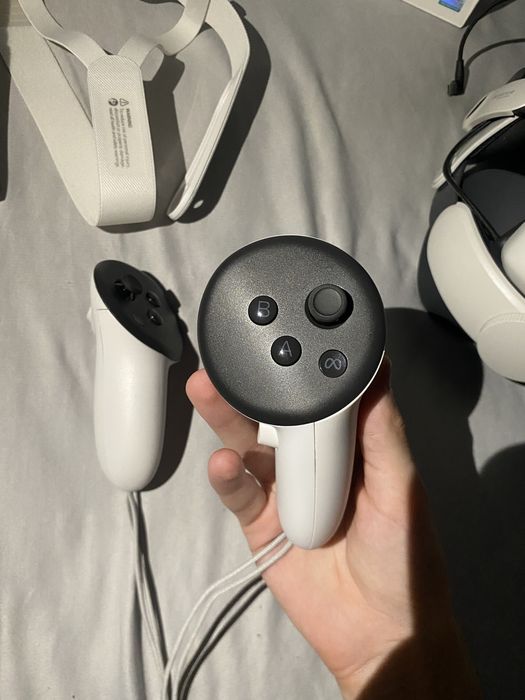Vând Meta Quest 3 512GB 4K + BOBOVR M3 Pro – ca nou – 3000 RON