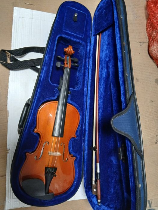 Цитра ,, бас флигорна, тромпет , флейта и цигулка